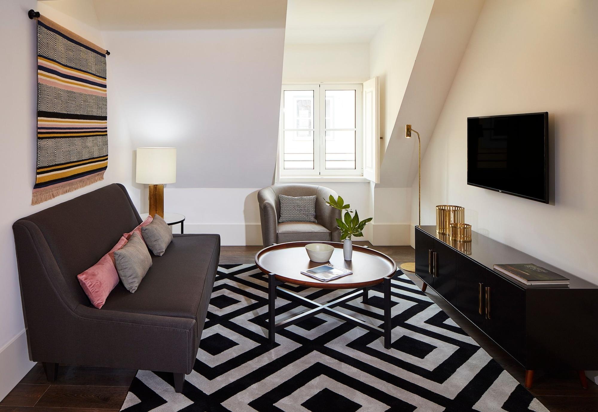 The Lumiares Hotel & Spa - Small Luxury Hotels Of The World Lisboa Eksteriør bilde A living room in a typical apartment at The Ivy Collection