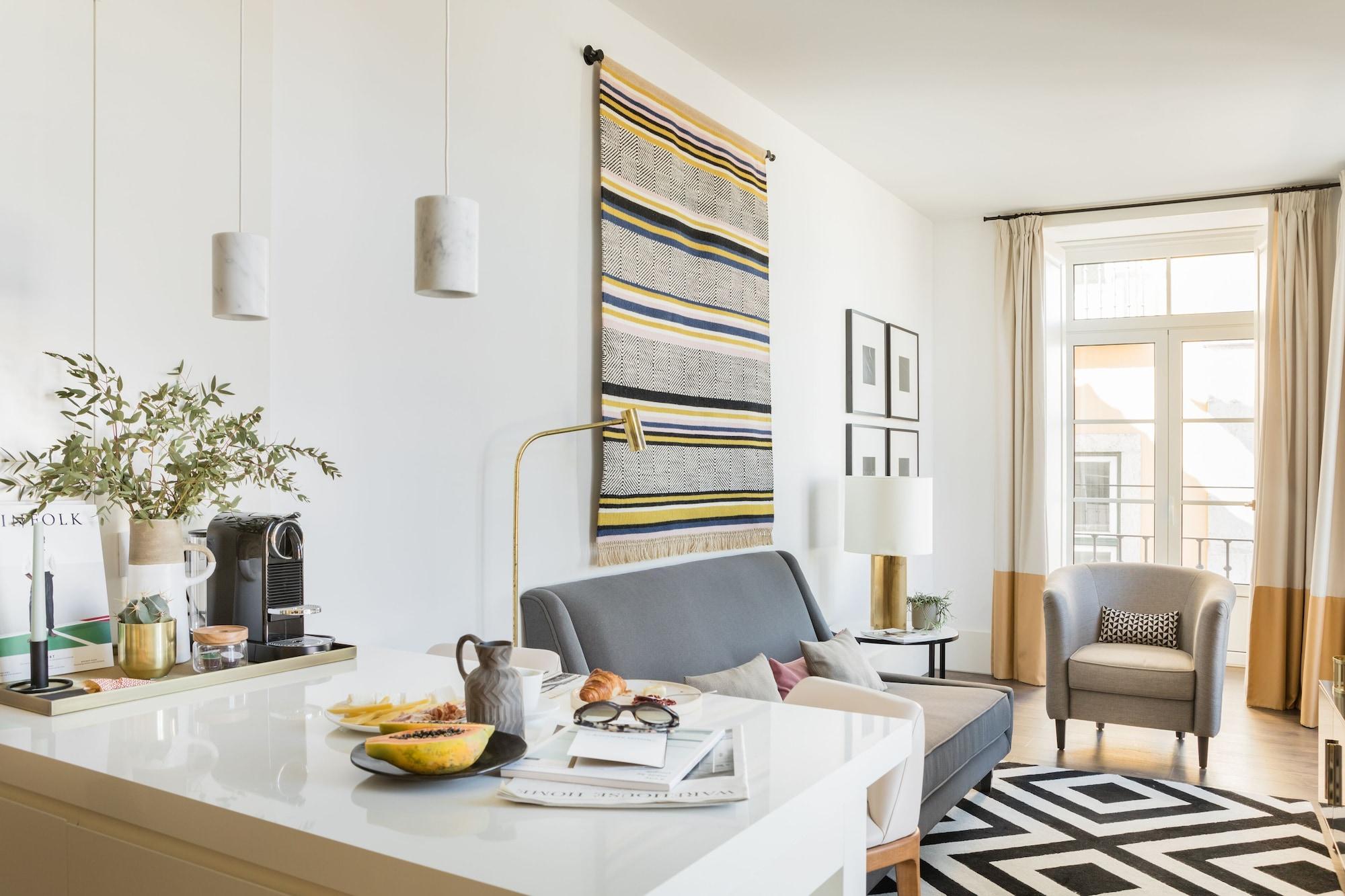 The Lumiares Hotel & Spa - Small Luxury Hotels Of The World Lisboa Eksteriør bilde A living room in a typical apartment at the complex