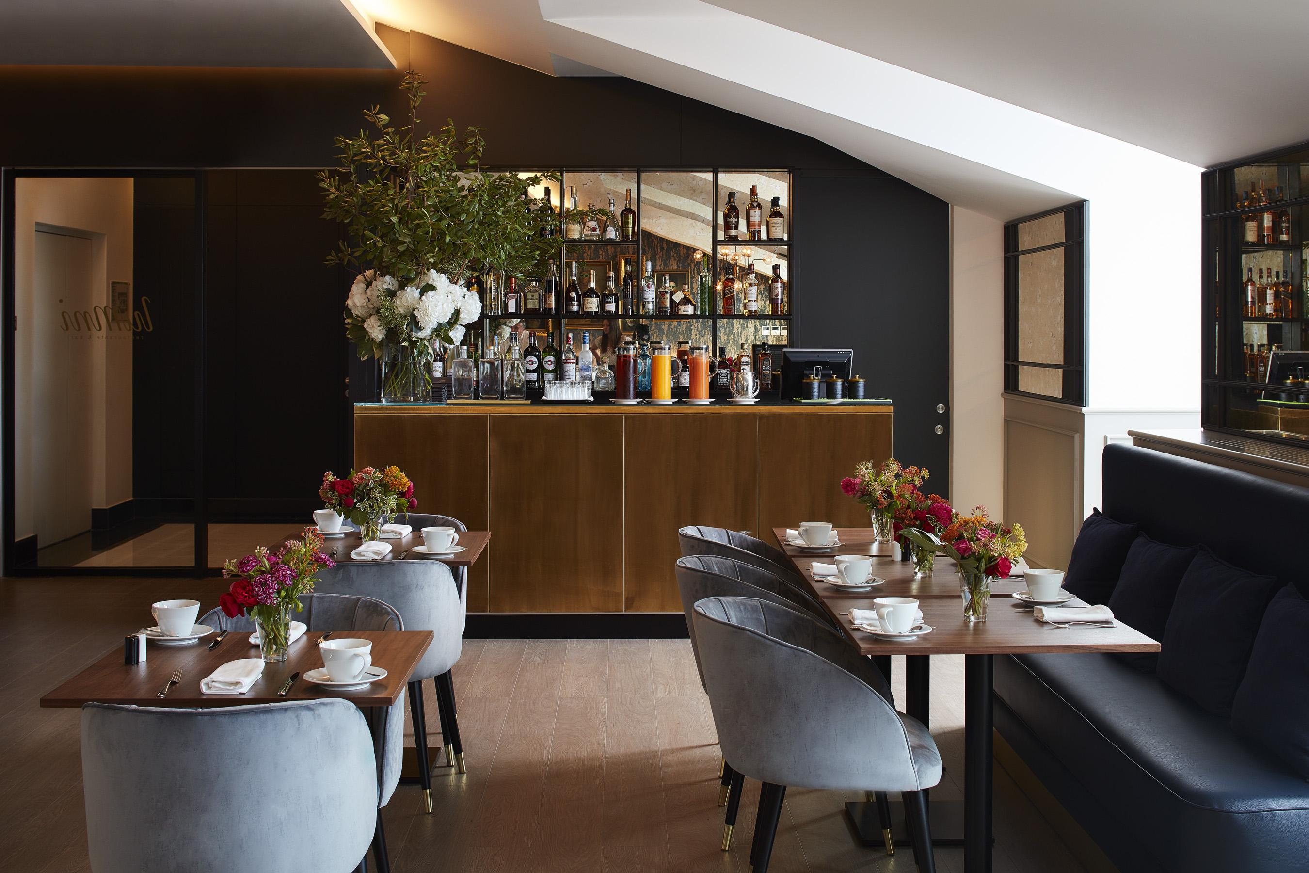 The Lumiares Hotel & Spa - Small Luxury Hotels Of The World Lisboa Eksteriør bilde The bar at the restaurant