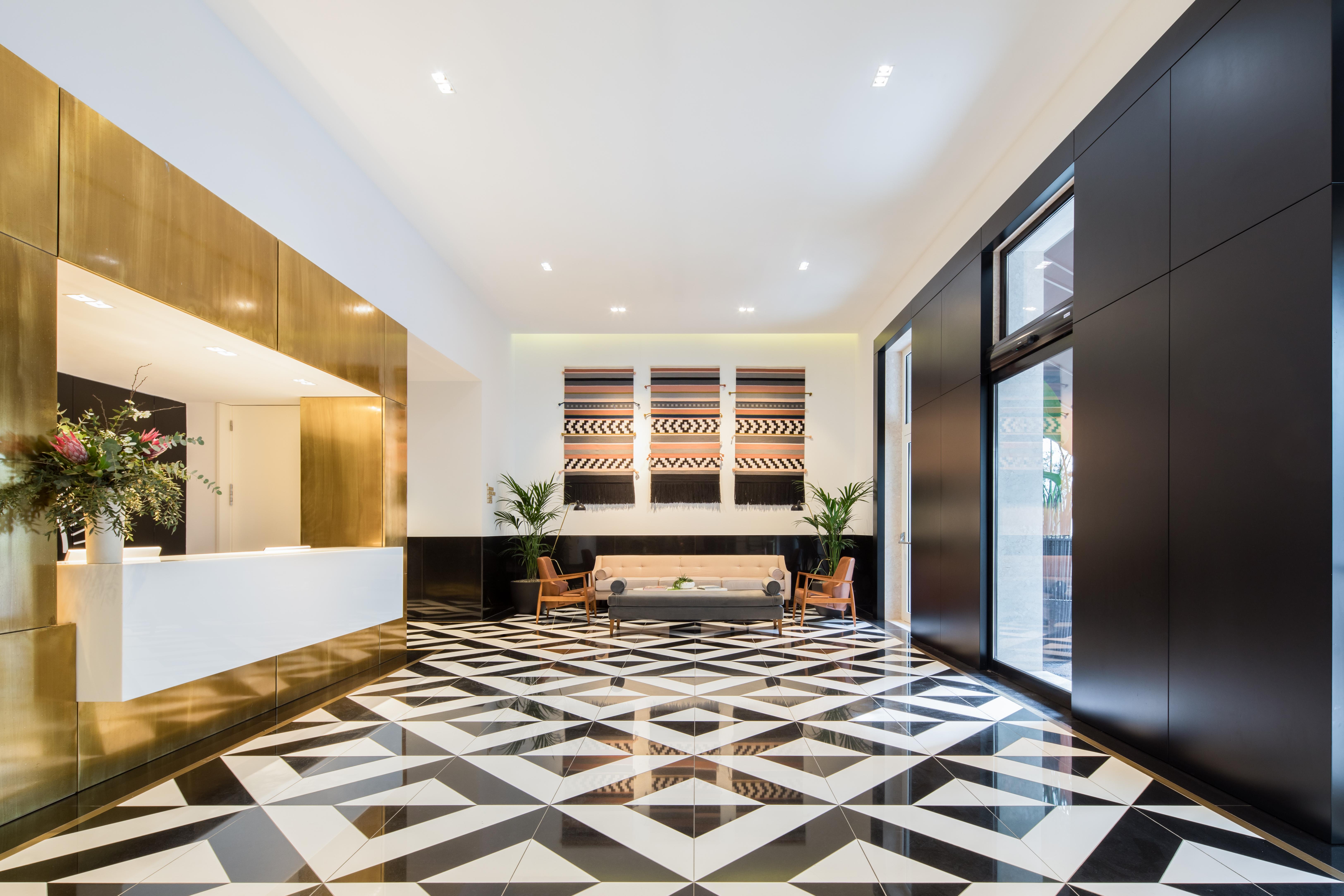The Lumiares Hotel & Spa - Small Luxury Hotels Of The World Lisboa Eksteriør bilde The lobby of the hotel