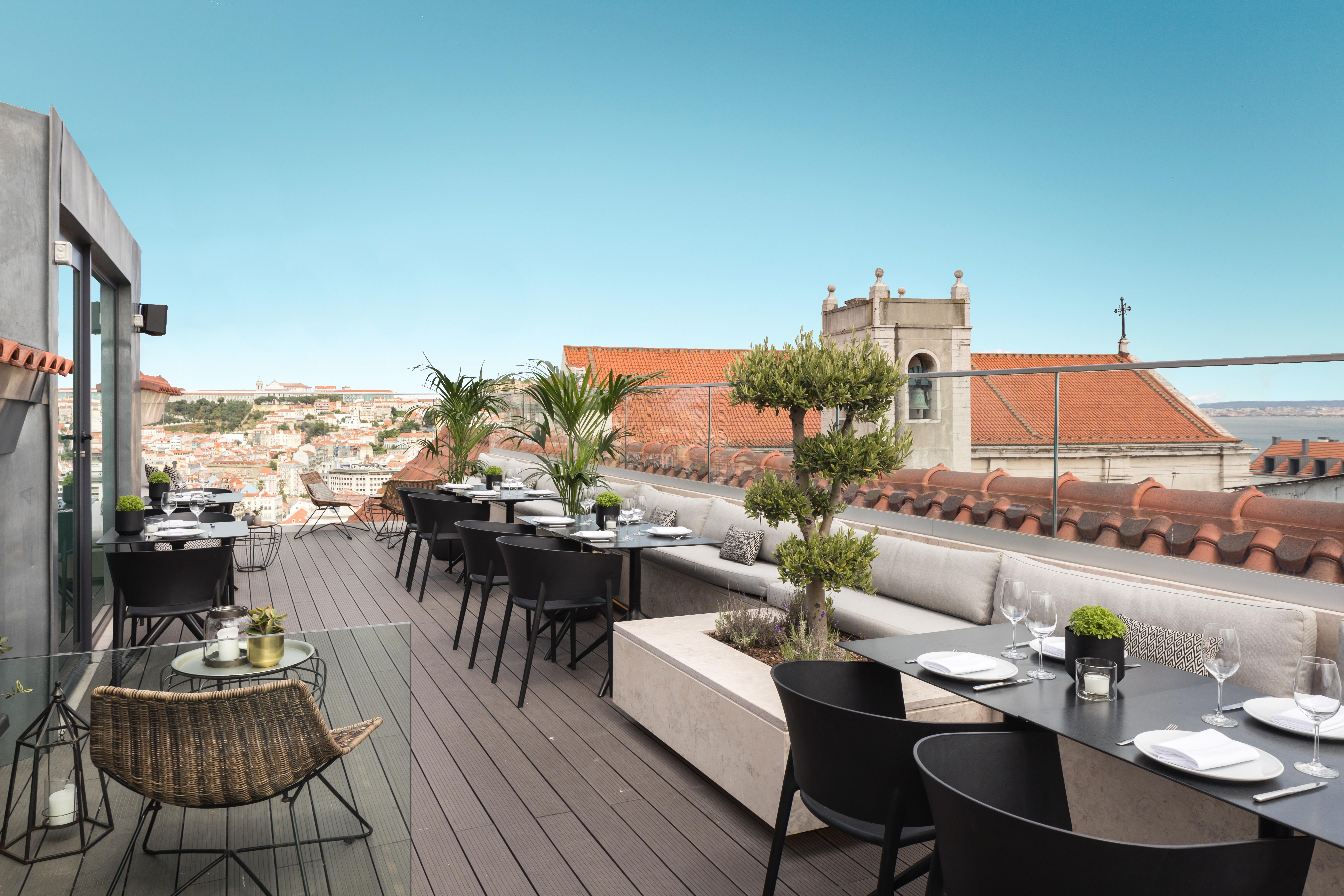 The Lumiares Hotel & Spa - Small Luxury Hotels Of The World Lisboa Eksteriør bilde The Terrace at the Hotel Hesperia Madrid