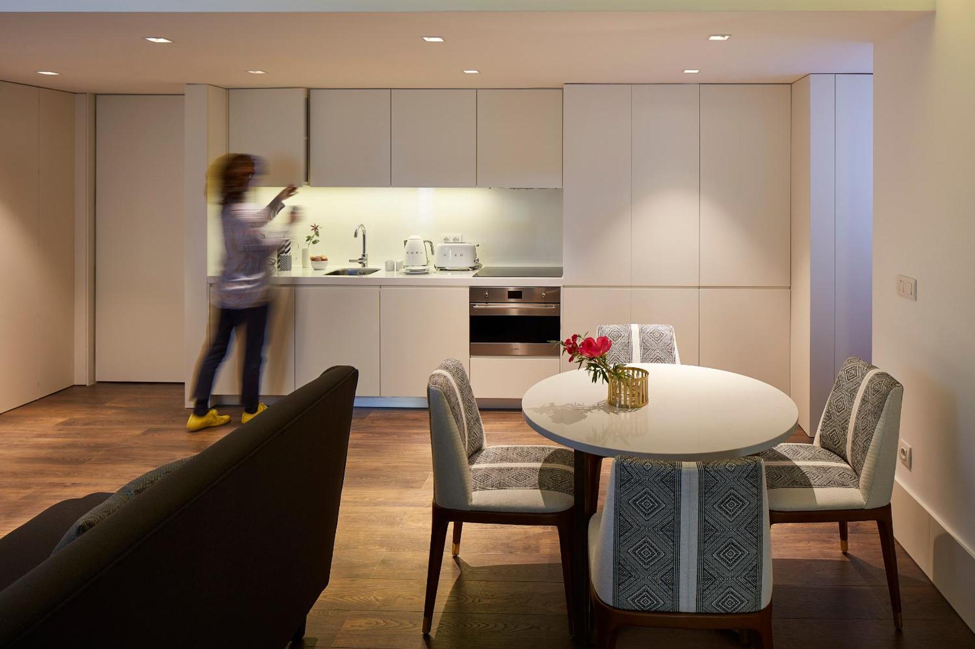 The Lumiares Hotel & Spa - Small Luxury Hotels Of The World Lisboa Eksteriør bilde The kitchen and dining area of a two-bedroom apartment