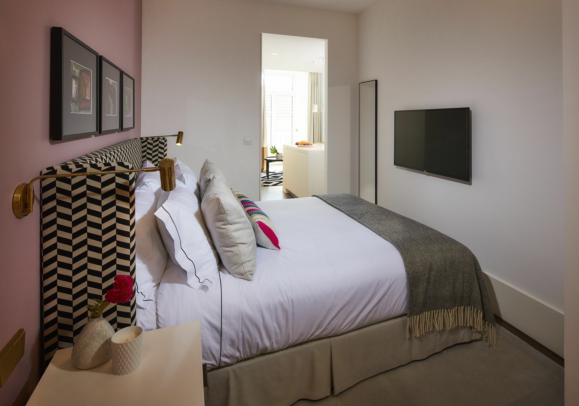 The Lumiares Hotel & Spa - Small Luxury Hotels Of The World Lisboa Eksteriør bilde A bedroom at the hotel